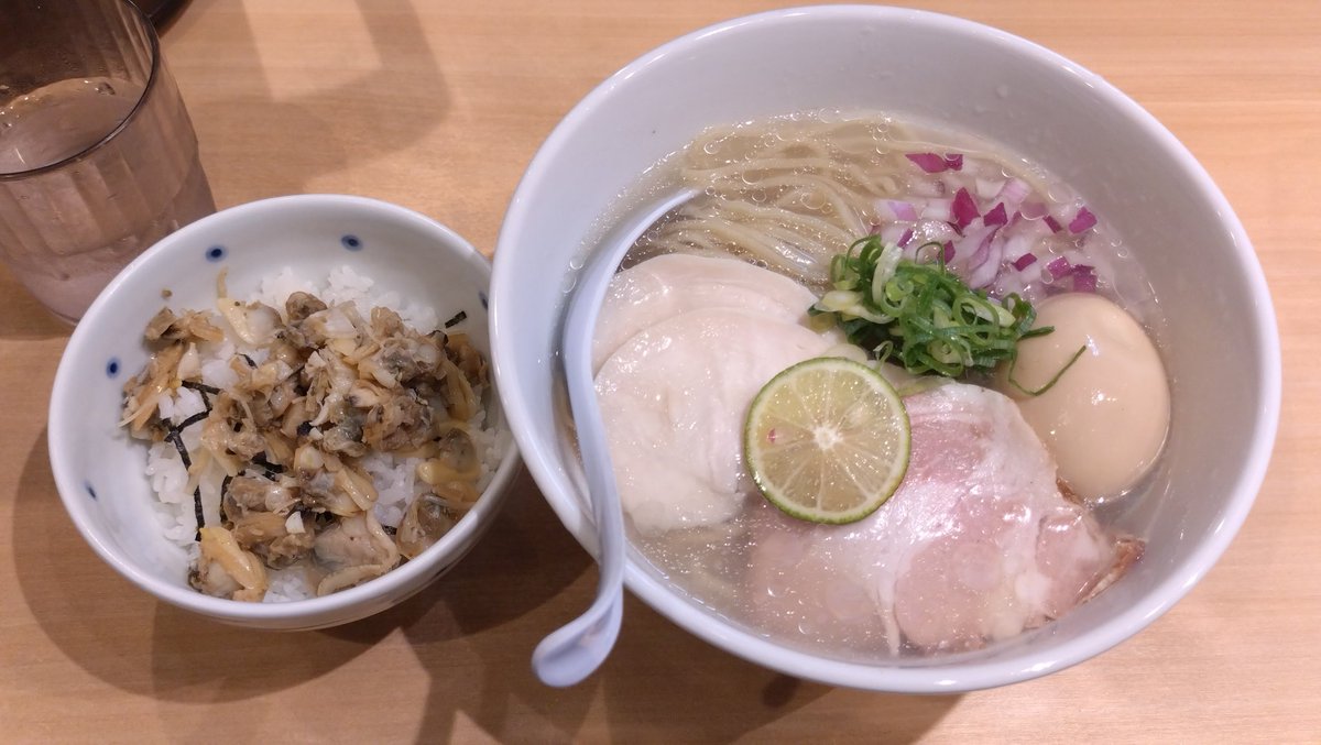 HCN03964932's tweet photo. しちり
荻窪

味玉冷やし貝麺+貝ご飯(小)
#昼 https://t.co/QanQBdokCJ