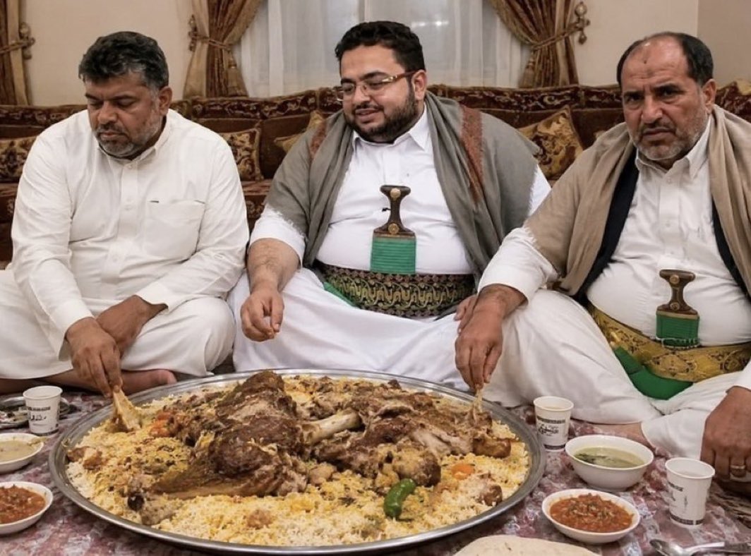 alsaif9's tweet photo. #الحوثي_يحاصر_اليمنيين 
#صنعاء #عدن #اليمن #الحوثي_يجوع_اليمنيين 
#الحوثي_خادم_إيران_الفارسية  #الحديدة #حضرموت 
#المهرة #المكلا #تعز 
⚠️ رسالة  حذر و تحذير ⛔️ 

أصحوا وعوا  الأوضاع والمآسي 
المعيشية واضحة لكم :
#الحوثي و #الانتقالي 
دمروا ومزقوا بلدكم لاجل 
مصالحهم وزيادة ارصدتهم 

🛑تحرروا منهم واقلبوا عليهم 
لأجل استعادة الامن والامان 
والاستقرار السياسي والاقتصادي 
وانهضوا ببلدكم 👇
ترى العمر قصيرا 👇
لأجل أبنائكم ومجتمعكم 
دولي #العالم تعيّش رخاء 
وانتم تموتون باليوم الف مره