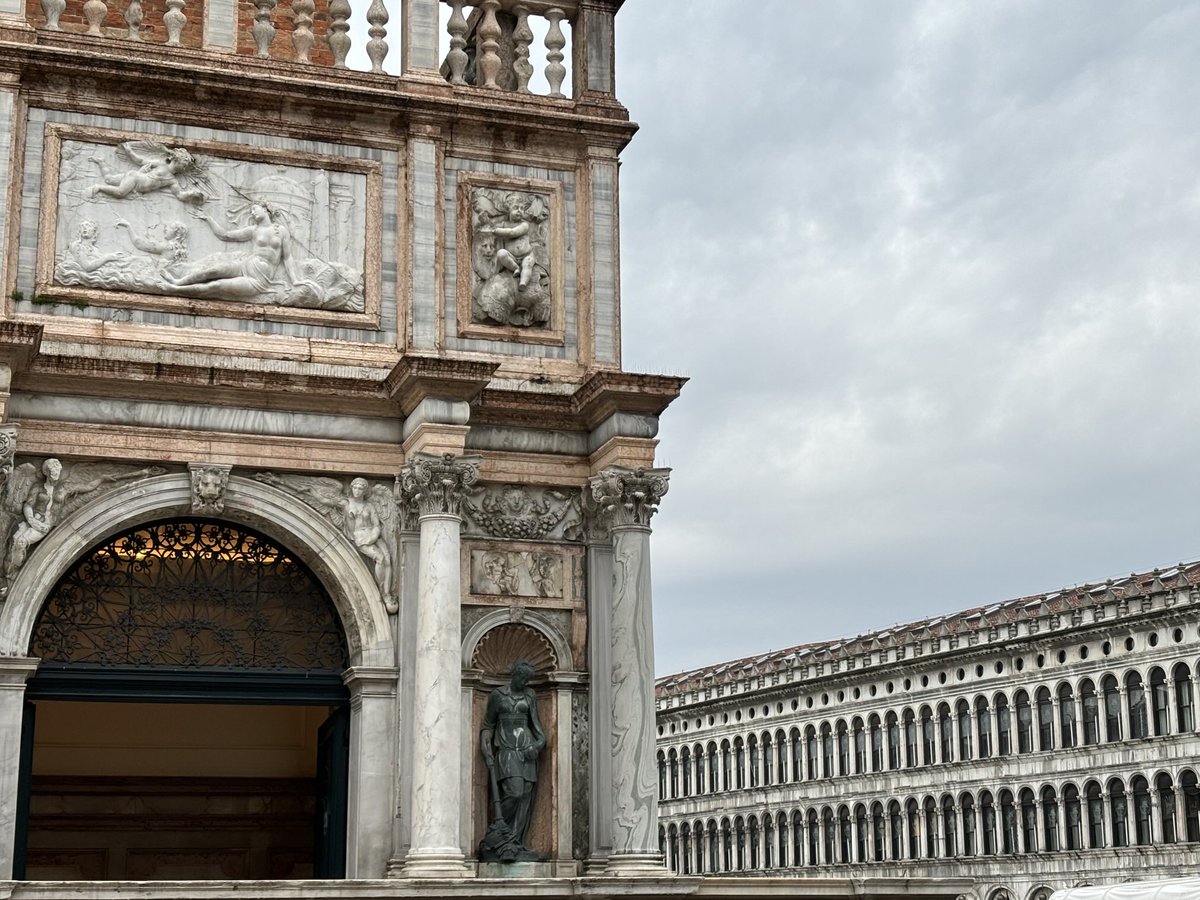 jmde99's tweet photo. Venecia en horizontal https://t.co/Edtmzue5Ky