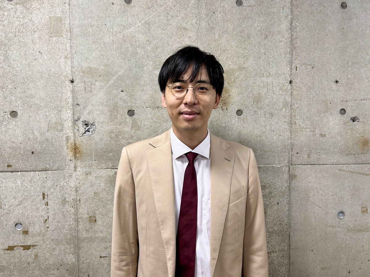akaminesouri's tweet photo. 永見と大喜利の話をした
ㅤ
東京には『タカサ大喜利倶楽部』があるよと教えた
ㅤ
一枚撮ってみてあまりにも撮りましたなので「歩きながら撮ろう」と提案した https://t.co/sfk5G5RM4Q