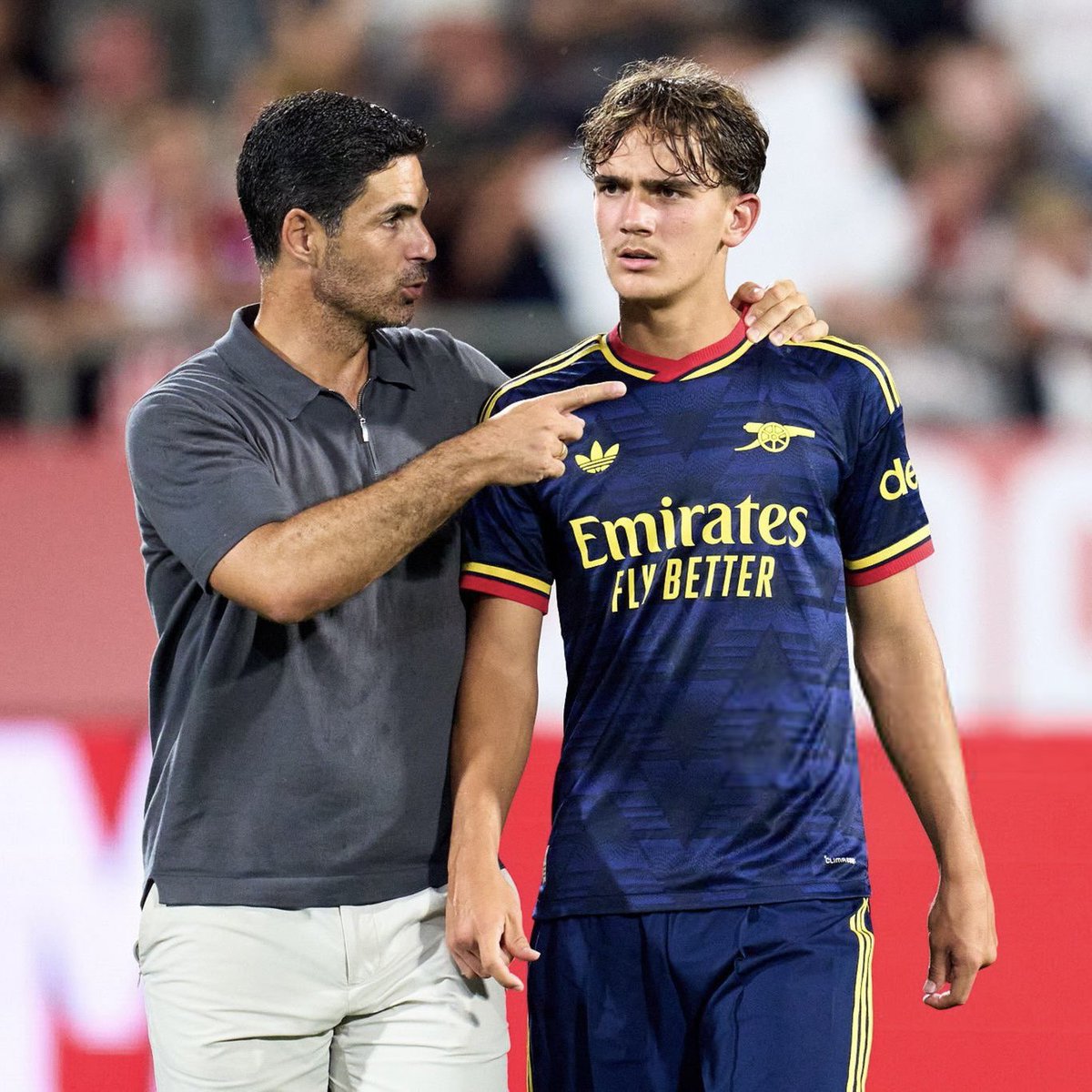 IDGoonerscom's tweet photo. Via @sr_collings, Arteta sangat terkesan dengan apa yang ditawarkan Max Dowman dan melihatnya mampu mengatasi tekanan, tetapi ia menginginkan konsistensi yang lebih baik darinya.

Klub telah berupaya meningkatkan perkembangan fisiknya selama musim panas, sambil terus berhati-hati mengatur menit bermainnya karena ia baru akan berusia 17 tahun pada bulan Desember.

Arsenal menganggapnya sebagai salah satu bintang masa depan yang paling bersinar, dan ia dipandang sebagai talenta yang mampu membuat perbedaan dalam serangan tim.