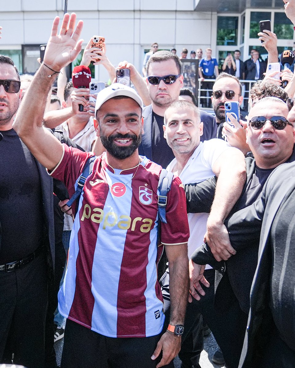 brfootball's tweet photo. Mo Salah arrives in Istanbul ahead of his move to Trabzonspor 🇹🇷 https://t.co/nNbUK6W0OQ