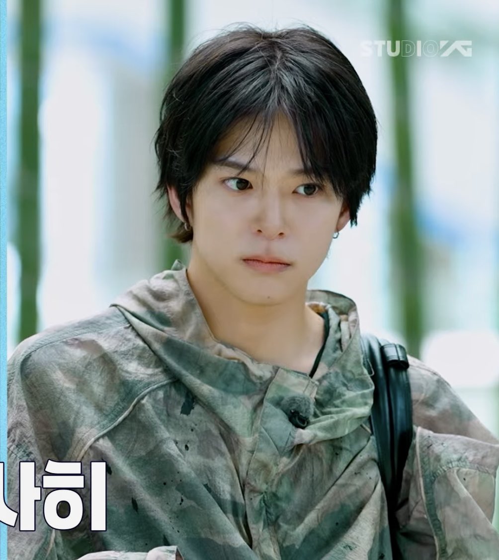 sparkedbysahi's tweet photo. not asahi looking like he wants to clock out already 😭😭😭😭😭😭 #아사히 https://t.co/DHrs9sR0z6