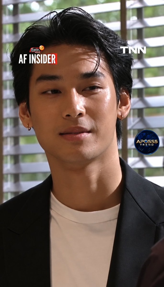 Apo555Trend's tweet photo. 🌐 [English Translation] ​​​​​🎬
Apo as an Acting Instructor ✨

📸 Source: TikTok TNN Online

🎬 00:00–00:03

“…what it’s like to be a professional, and he passed both.”

👩‍🏫 00:04–00:15

“Speaking of ‘Teacher Apo,’ in his role as an acting instructor helping communicate with a new generation of dreamers—Apo himself is an actor, and he has also started helping teach our acting classes. He’s one of our instructors.”

💡 00:16–00:23

“You can see that he really understands and empathizes with the kids in many ways. He’s also able to communicate with them better because, as an actor himself, he knows how to deal with the kinds of obstacles actors may face and how to solve those problems.”

💖 00:24–00:31

“So, Apo is a really sweet and kind-hearted person.”

ACTING TRAINER APO

#ApoNattawin #TrueAFthailand
#TrueVisionsNow #TrueAF2026