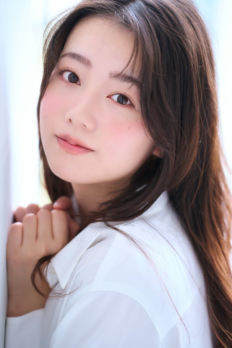 HORIPROMEGURO's tweet photo. #米倉れいあ
@reia_kurakura 
 
現在放送中のドラマ
「#今夜もシリアルキラーと待ち合わせ」で
池袋南署刑事課の若手巡査・長谷川梢を好演している米倉れいあ―。
 
本日第6話放送です❣ぜひご覧ください📺
 
【米倉れいあ(よねくら れいあ)】
2005年2月8日生まれ。和歌山県出身。
2018年「第43回ホリプロタレントスカウトキャラバン」に合格し、芸能界デビュー。ドラマ「十角館の殺人」(Hulu)、映画「顔だけじゃ好きになりません」への出演やCMのイメージキャラクターなど多方面で活躍中。
 
#ホリプロ　#horipro