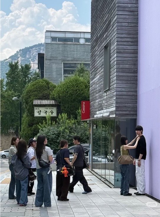 wooseokfiles's tweet photo. byeon wooseok sighting today https://t.co/zVOQ5x09uB
