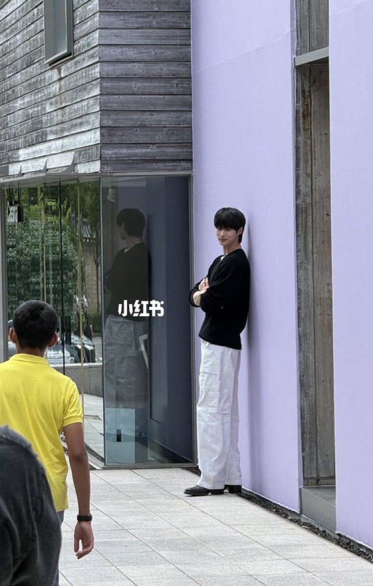 wooseokfiles's tweet photo. byeon wooseok sighting today https://t.co/zVOQ5x09uB