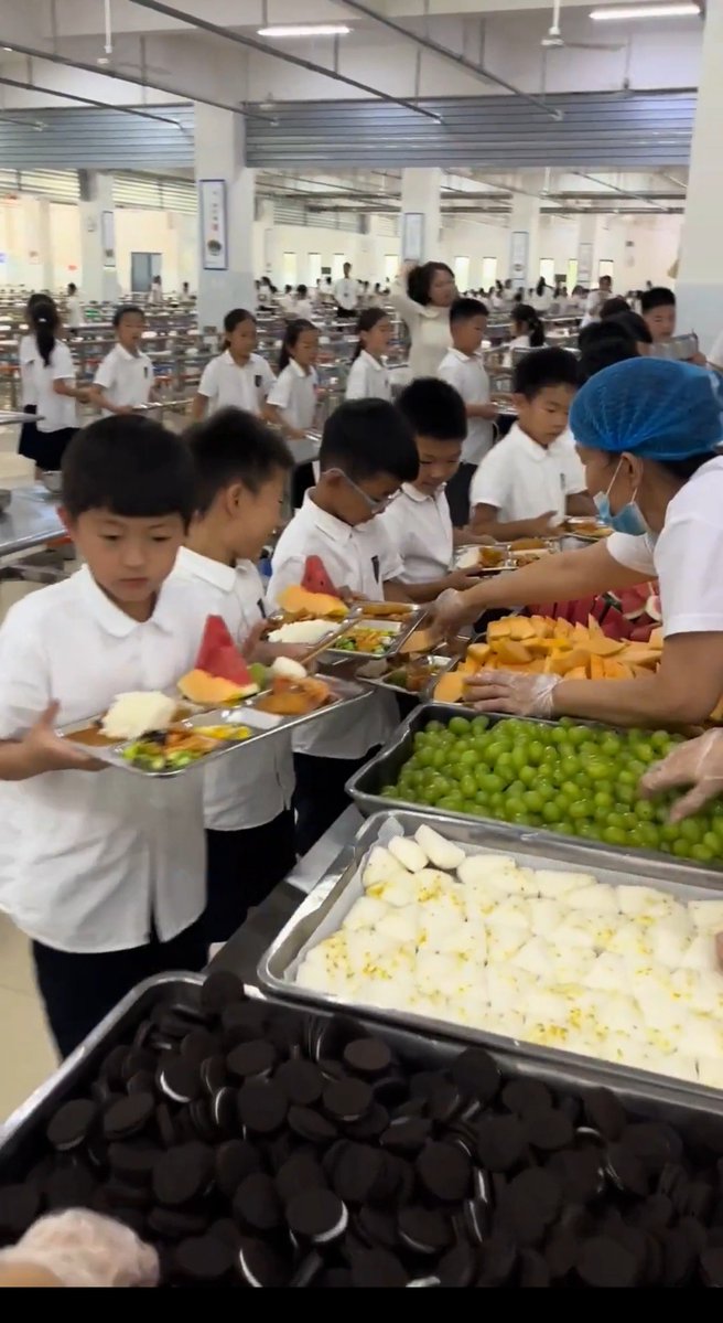 mshahi0024's tweet photo. 👋😭CHINA is dictator saaar... Yogi should ne next PM.

Hello Goudi Media & Andhbhakts.

Will you feed this meal to your children's?

This is Uttar Pradesh. It has been almost 12 years BJP now in power. If you visit any government school in tier-2 towns or villages, you will realize that even many poor African schools may have better basic facilities.

In the name of the midday meal, children are being served potato water.

Yet you want to rule more states without being able to showcase even one true Triple-engine model state. Your greed and hunger for power never seem to end.

With money power, voter deletions, exploiting religion, and showcasing a few privately built low-quality highways and railway stations, do you really think India will become a developed nation?
