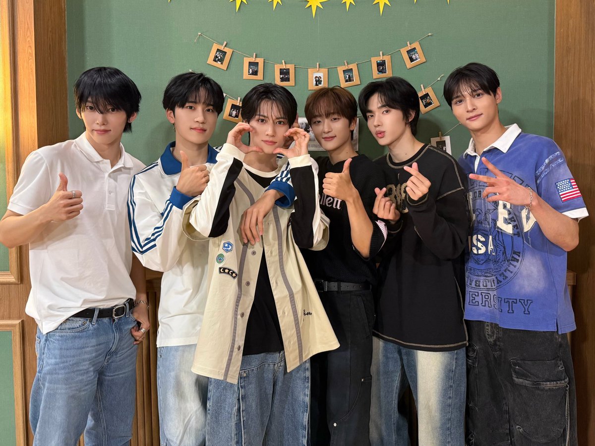 My_IANiverse's tweet photo. 📸 아이돌 한국어 IG
#루네이트 #이안 #진수 #준우 #카엘
#LUN8 #Ian #JinSu #JunWoo #Chael https://t.co/LCubmLNupo