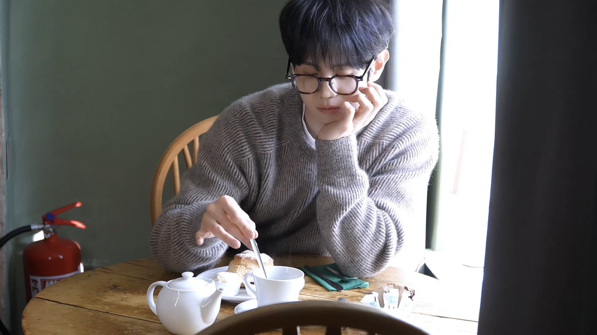 _yosoba's tweet photo. 그때 그 소년 https://t.co/sBQIqqSZve