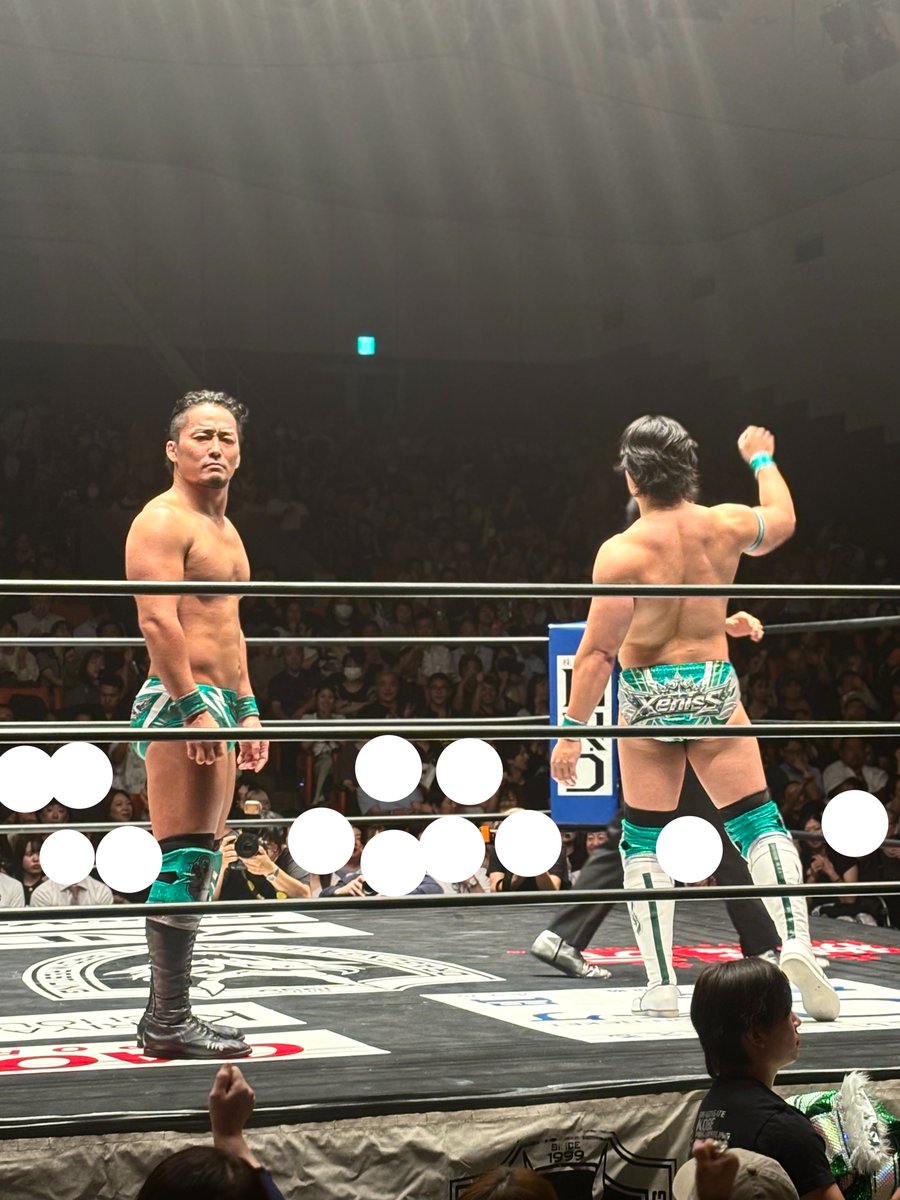 AzulvioleT_'s tweet photo. 箕浦さん圧強めのストレッチ
モッチーコールを見てる吉岡さんの顔よ😅
2026.8.4 #DRAGONGATE #ReydeParejas2026 https://t.co/fHeaoOZ55u