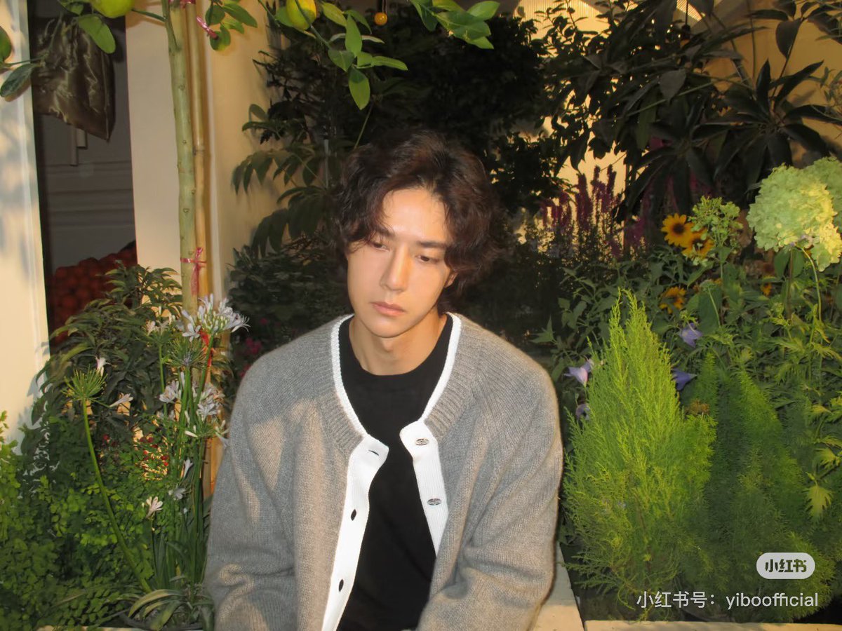 Nanpaphat11's tweet photo. Yibo official สาขาเสี่ยวหงชูมาละ ขำมากรอบนี้ชีไม่ติดนะ # สุดหล่อ ชีพิมพ์เลย 

“พูดออกมาดังๆเลยจ๊ะว่าวันนี้วันอะไร!!!
สุขสันต์วันเกิดนะจ๊ะสุดหล่อในรูป”

5555555555555555555555555555555555

CELEBRATING YIBO DAY
#29yrsWANGYIBO
#WangYibo
#หวังอี้ป๋อ https://t.co/WeYWWdYpbg