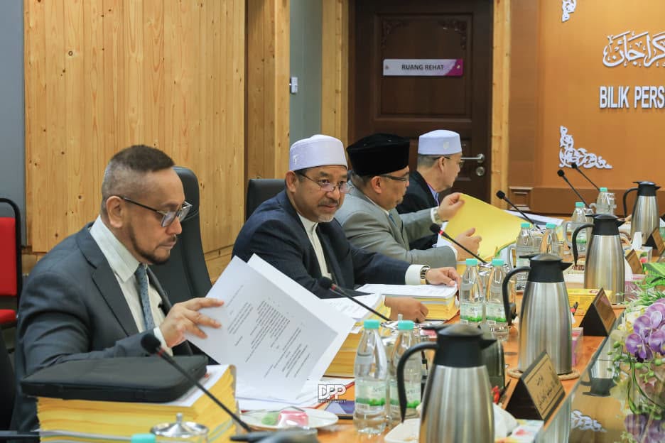 mb_kelantan's tweet photo. 21 Safar 1448 / 05 Ogos 2026 - Agenda rakyat sentiasa menjadi keutamaan dalam setiap persidangan Majlis Mesyuarat Kerajaan Negeri Kelantan. YAB Ustaz Dato' Panglima Perang Menteri Besar Kelantan bersama barisan Ahli Majlis Mesyuarat Kerajaan Negeri, https://t.co/tn193XnnuT