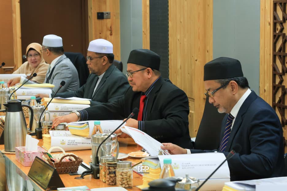 mb_kelantan's tweet photo. meneliti pelbagai agenda pembangunan, kebajikan serta aduan rakyat yang memerlukan tindakan segera agar setiap keputusan yang dibuat benar-benar memberi manfaat kepada negeri dan seluruh rakyat. https://t.co/dof3gmZiwU