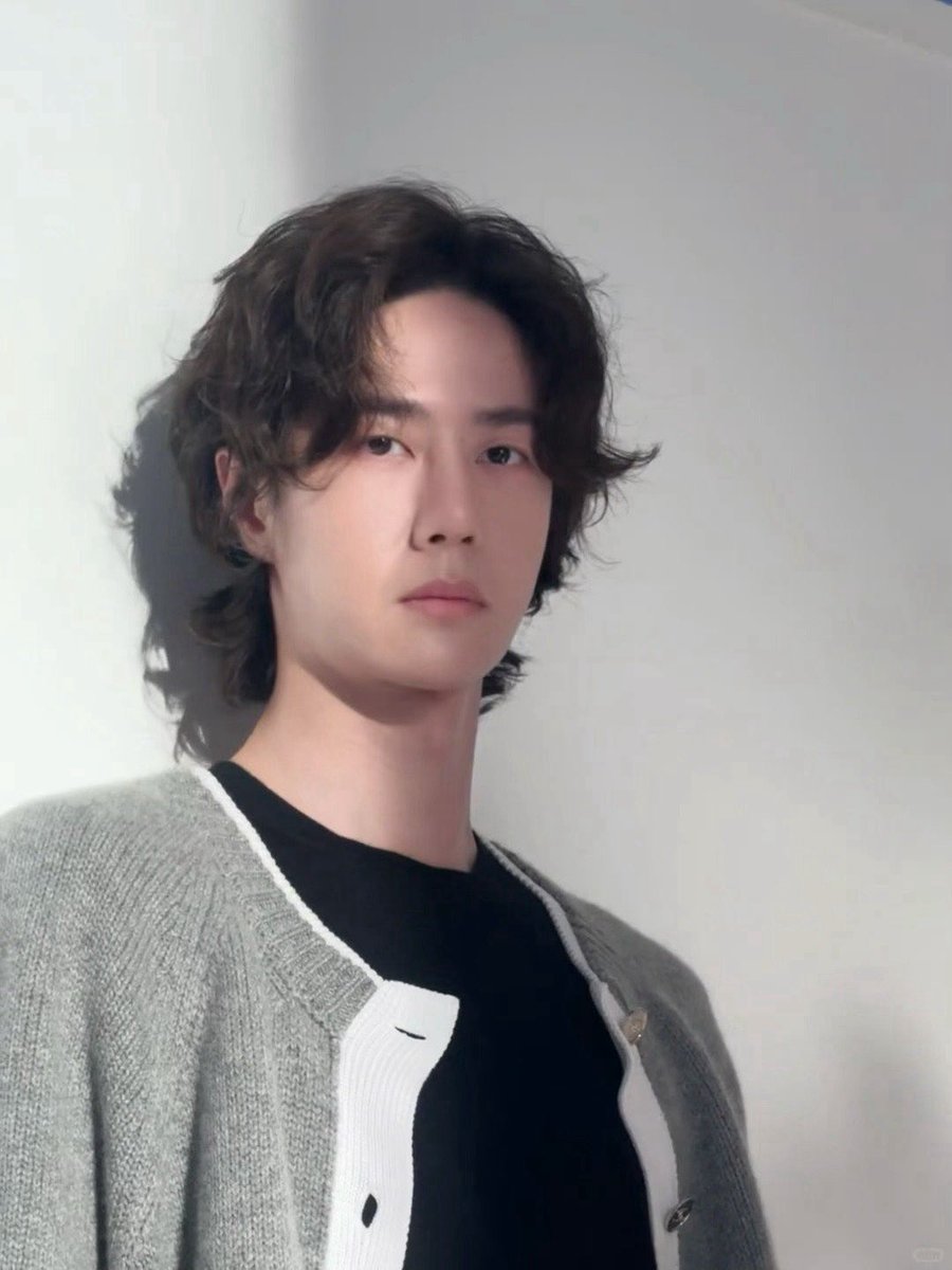 wxyzybxz's tweet photo. 260805 14:00 YIBO-OFFICIAL xhs update x Wang Yibo

SAY IT LOUD, WHAT DAY IS IT TODAY?!!! 🎉🎉🎉
Happy Birthday to the handsome guy in this photo! 🥳💚

Yibo 29th Birthday
#WangYibo_29Birthday https://t.co/aac5143Qpv