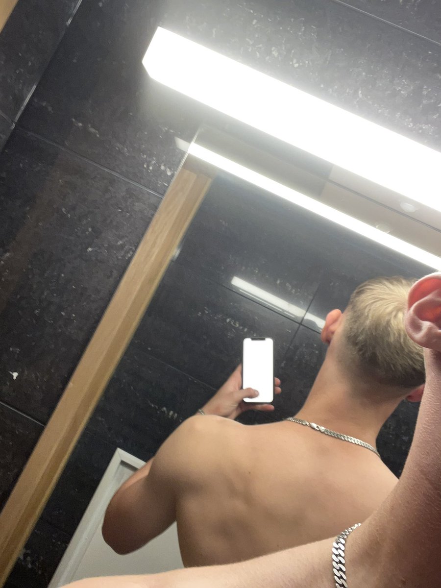Poltergeist1008's tweet photo. Hello hello #fyp #gym #muscles #sweden #strong #hot https://t.co/66PHqsQunW