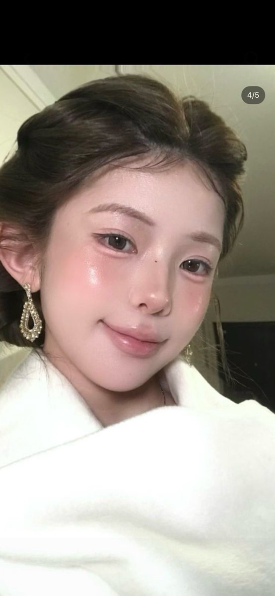 popoen_'s tweet photo. 韓国のダイソーに売ってるまつげパーマ液をおでこの短い産毛の毛並みをパーマして小顔見せするの流行ってるらしい‼️おでこ狭くみるし300円でこれできるの神すぎやろ⁉️ https://t.co/UYGqj9npVd