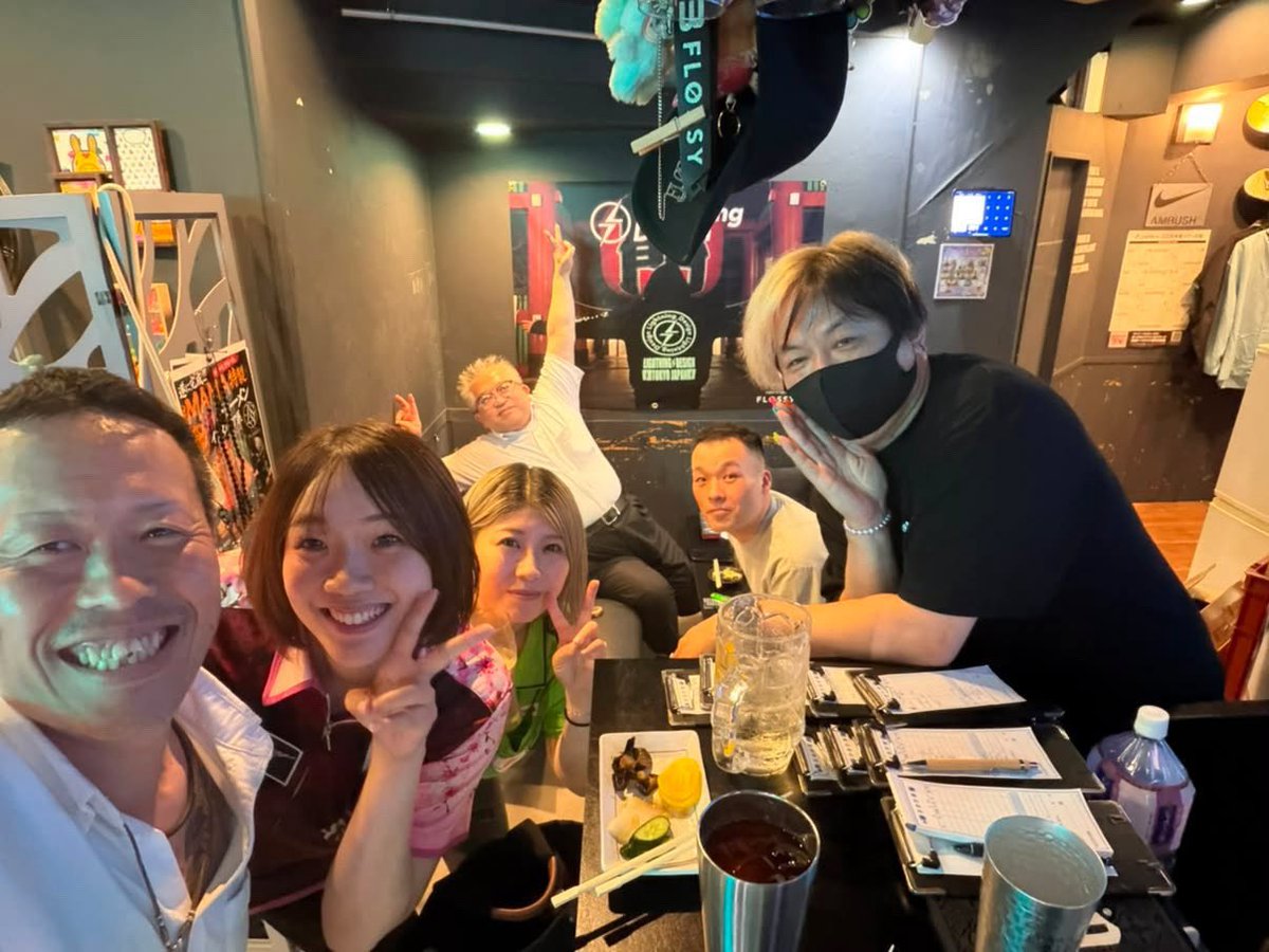 chanmisa_03's tweet photo. プレイヤーデー逆に、皆様に沢山楽しませてもらいました！！🥃
正直初関東めちゃくちゃ不安でしたが、木本ママを初め、めーちゃ優しくて面白くて元気な皆様とのさいっこーな出会いのおかげで幸せな時間過ごせました！皆様本当にありがとうございました！
また東京きっとすぐ行きます🚗³₃🫶 https://t.co/kpsA4OW4D7