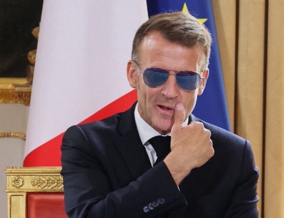 saskogoat's tweet photo. @ActuFoot_ @lequipe - payer nartey 10 millions mais mettre de narvalho 
- faire jouer Vinicius en ailier juste parce qu’il s’appelle Vinicius 
- faire 2 changements alors que toute l’équipe est à chier

Pierre sage j’ai une nouvelle mission pour toi dans 3 mois https://t.co/bHpN0a0cUt