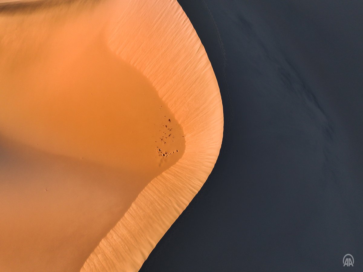TayfunCoskunn's tweet photo. Death Valley National Park during sunset and extreme heat wave. Mesquite Flat Sand Dunes, Zabriskie Point, Badwater Basin #deathvalley #anadoluimages #tayfuncoskun #california https://t.co/vJW62LdqYY