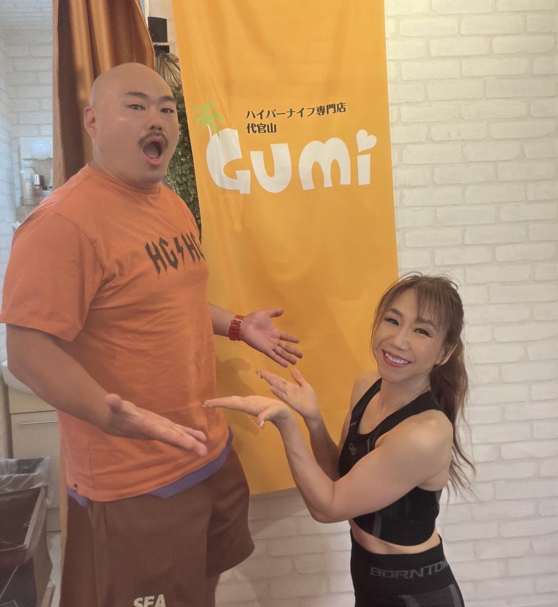 kurochan96wawa's tweet photo. ハイパーナイフ90分うけたしんよー！

お腹まわり、腹筋、首などへっこんだり、筋肉浮き出たり凄いしん！！

痩せるーーーー！！

#クロちゃん
#ハイパーナイフ
#削り師めぐさん
#めぐさん https://t.co/fhW3ZUQp5E