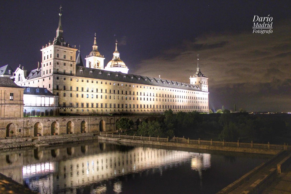Dario_Madrid_F's tweet photo. 5 de agosto de 1936. 53 religiosos de la Orden de San Agustín del Monasterio de San Lorenzo de El Escorial son enviados a la cárcel de San Antón. A los tres meses serán fusilados en Paracuellos. Nunca entenderé porque este Gobierno recuerda a unas víctimas y olvida a otras. https://t.co/lCsWJAhHuX
