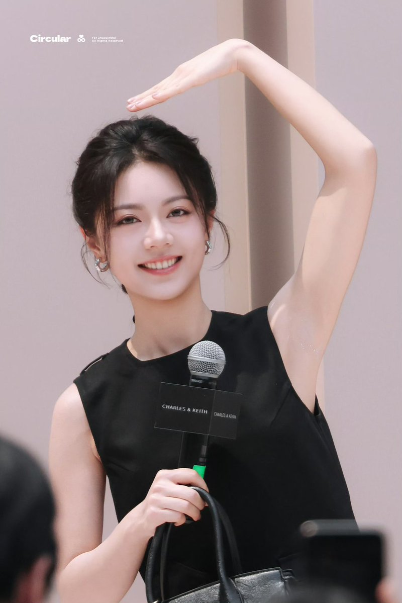 linlideguo's tweet photo. its illegal to be this pretty 

#ZhaoJinmaixCharlesKeith @Charles_Keith https://t.co/9dwU7amZt5