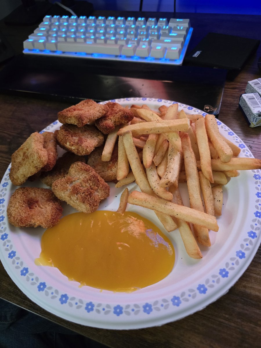 Solaims_'s tweet photo. Don't kill yourself,
Honey mustard exist 😍 https://t.co/3MLXlqEOuj