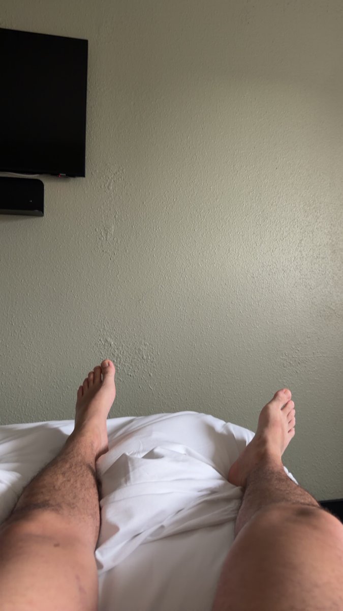 cky_seven's tweet photo. Morning view 👣☀️

#feet #boy #gay #hot #paris https://t.co/OYHzhPUG1Q