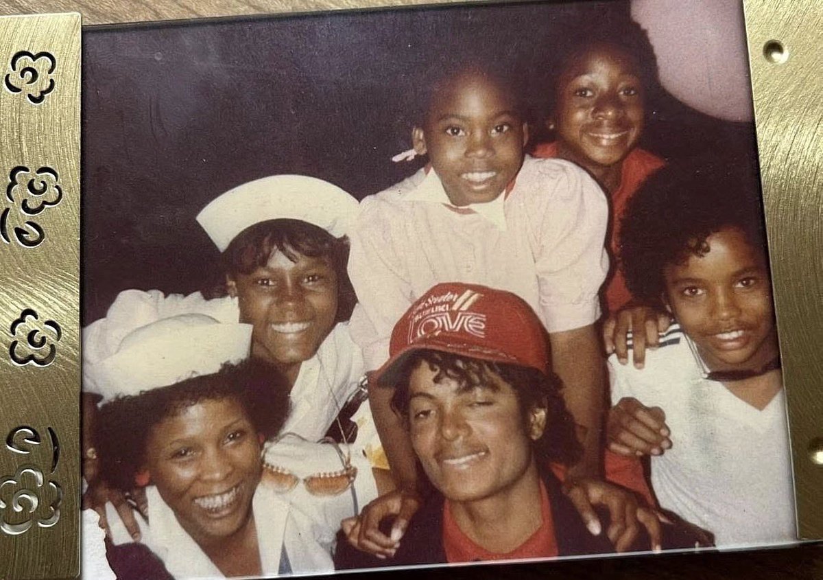 whimsichael's tweet photo. is this a rare michael pic omg he was mid blink lol https://t.co/PxE4Zy8l5g