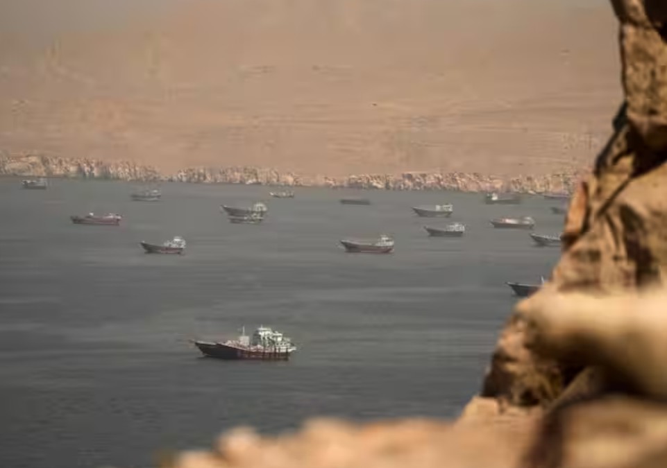HimiloMediaTv's tweet photo. #Iran, Oman near Strait of Hormuz reopening deal amid US sanctions talks.

Iran and Oman are edging towards a plan to reopen the Strait of Hormuz through split shipping lanes. The proposed deal could ease a major energy chokepoint, but it hinges on US action and wider regional tensions