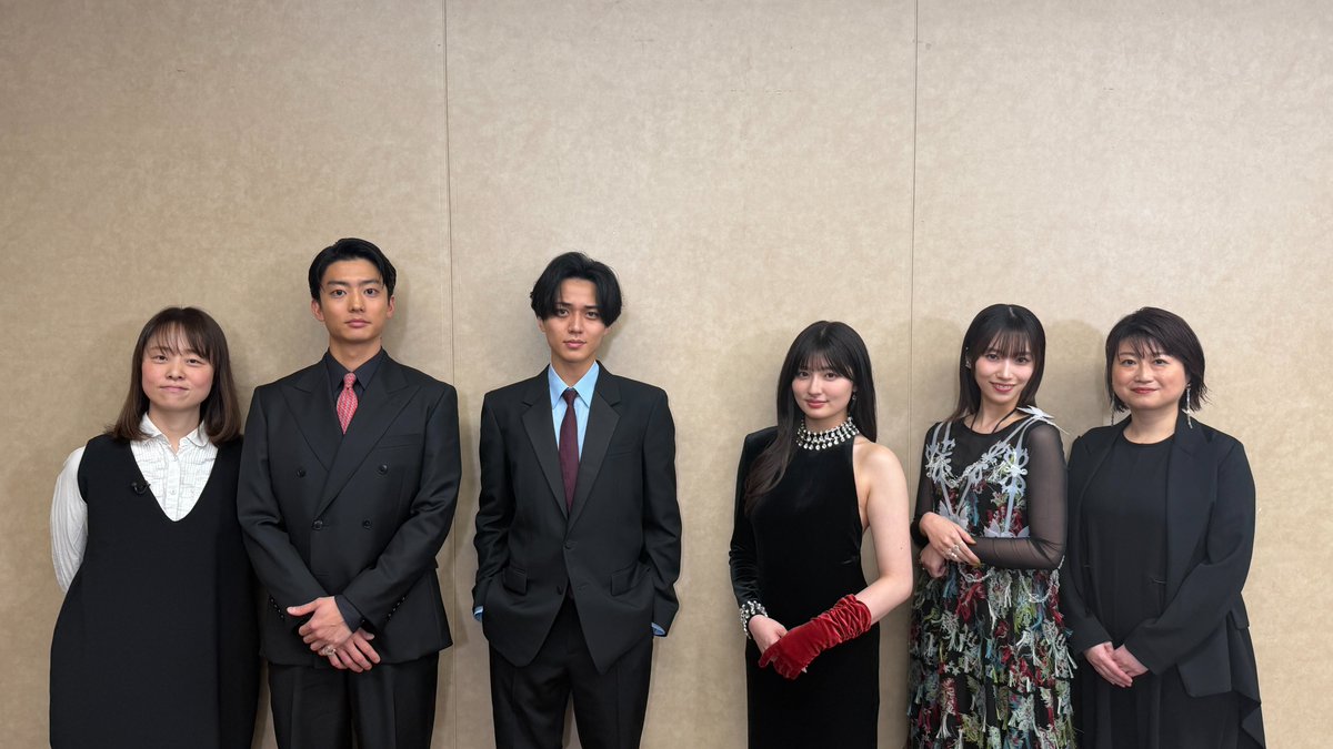 onihanamovie's tweet photo. 🎥映画『#鬼の花嫁』
10/9(金) Blu-ray＆DVD発売💿

ビジュアルコメンタリー撮影直後の記念ショットを公開.ᐟ.ᐟ

豪華版Blu-rayには、作品の世界を深く楽しめる【約250分】の映像特典を収録❁
⓵豪華版Blu-ray（数量限定生産）
➁豪華版Blu-rayフォト（5枚）＋オリジナルアルバムセット（数量限定生産）

ぜひご自宅でお楽しみください𓂃 𓈒𓏸❁⃘
https://t.co/kpq29wSfLH