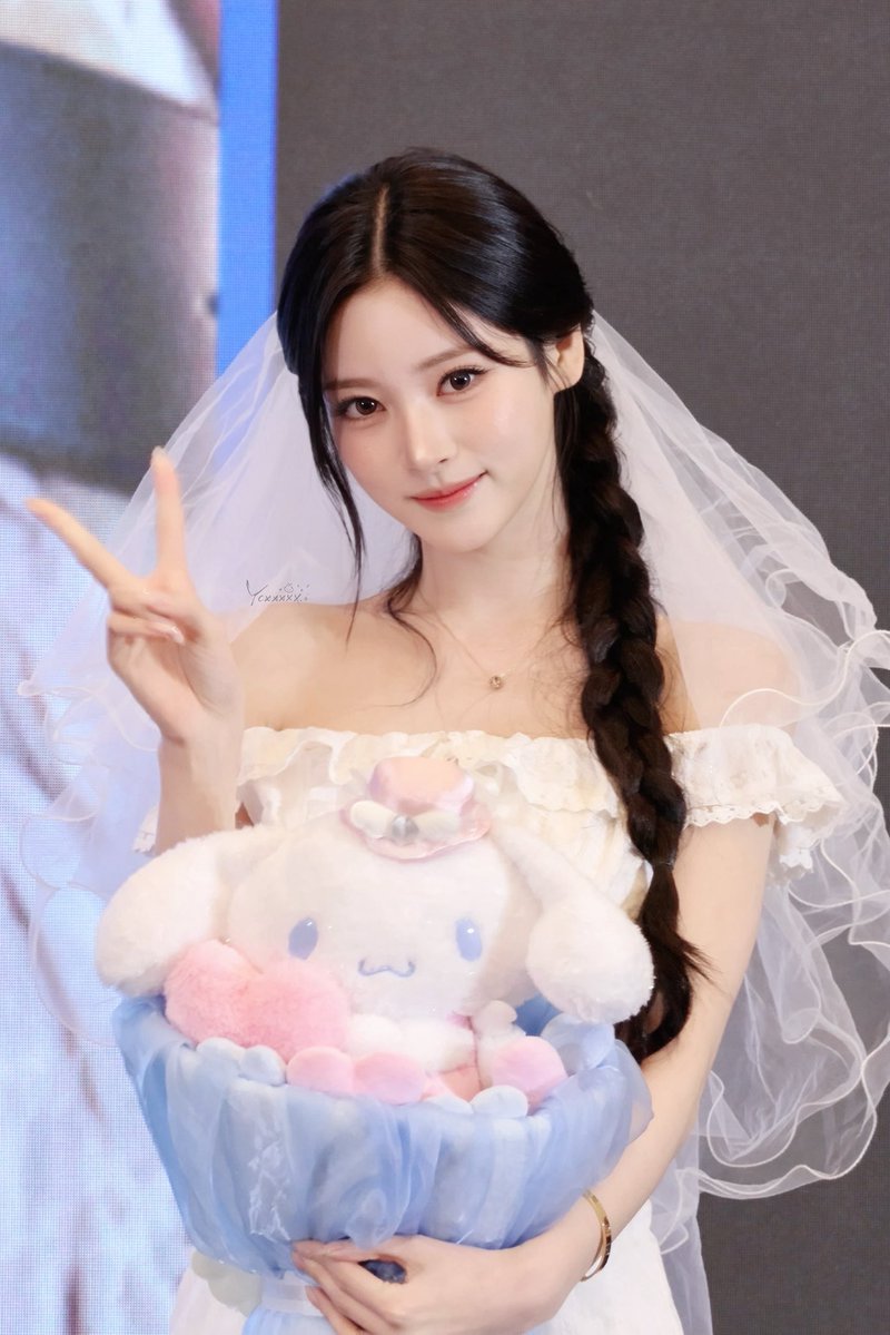 Ycxxxxxxuan's tweet photo. 20260727

👰🏻‍♀️💍

#ANNA #안나 #MEOVV #미야오 https://t.co/hdnzwjndKd