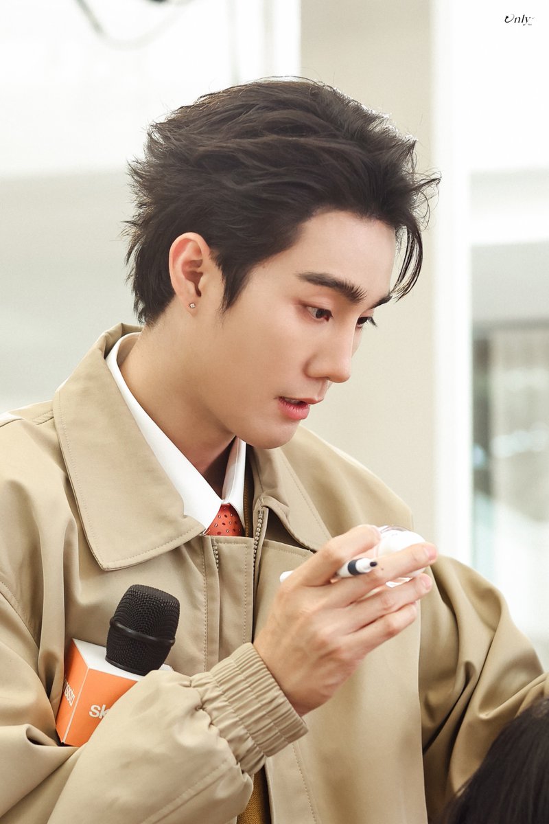 only_fbjs's tweet photo. • 260802 • 🦊🍅
ตั้งใจมากกกกก
FORCEBOOK WITH SKINSISTA
#TheUltimateSafeWithForceBook
@fforcejs #fforce_ https://t.co/UD4qiBIXWD