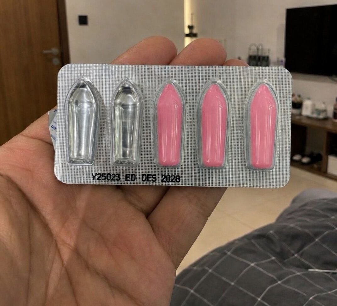 Kaia_diaries's tweet photo. Last night my wife was out of toen, I got home and was going to throw her jacket in the washing machine when i found this in her pocket. Does anyone known what this is?? https://t.co/8WjKUCI7gy