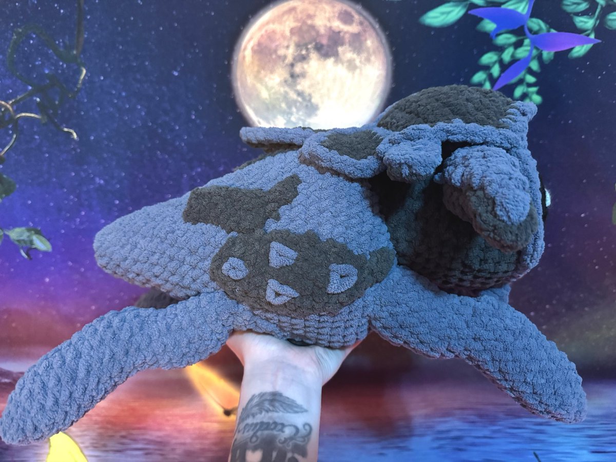 miki__vii's tweet photo. Day 7: Crochet Baby Lotus!
Made and attached her back legs and ears! 
Just a few more embroidered details and her antenna to do!
Thinking I might make her pupils slightly bigger. What do you think?
#Warframe #TennoCreate https://t.co/qcXjNuXluS