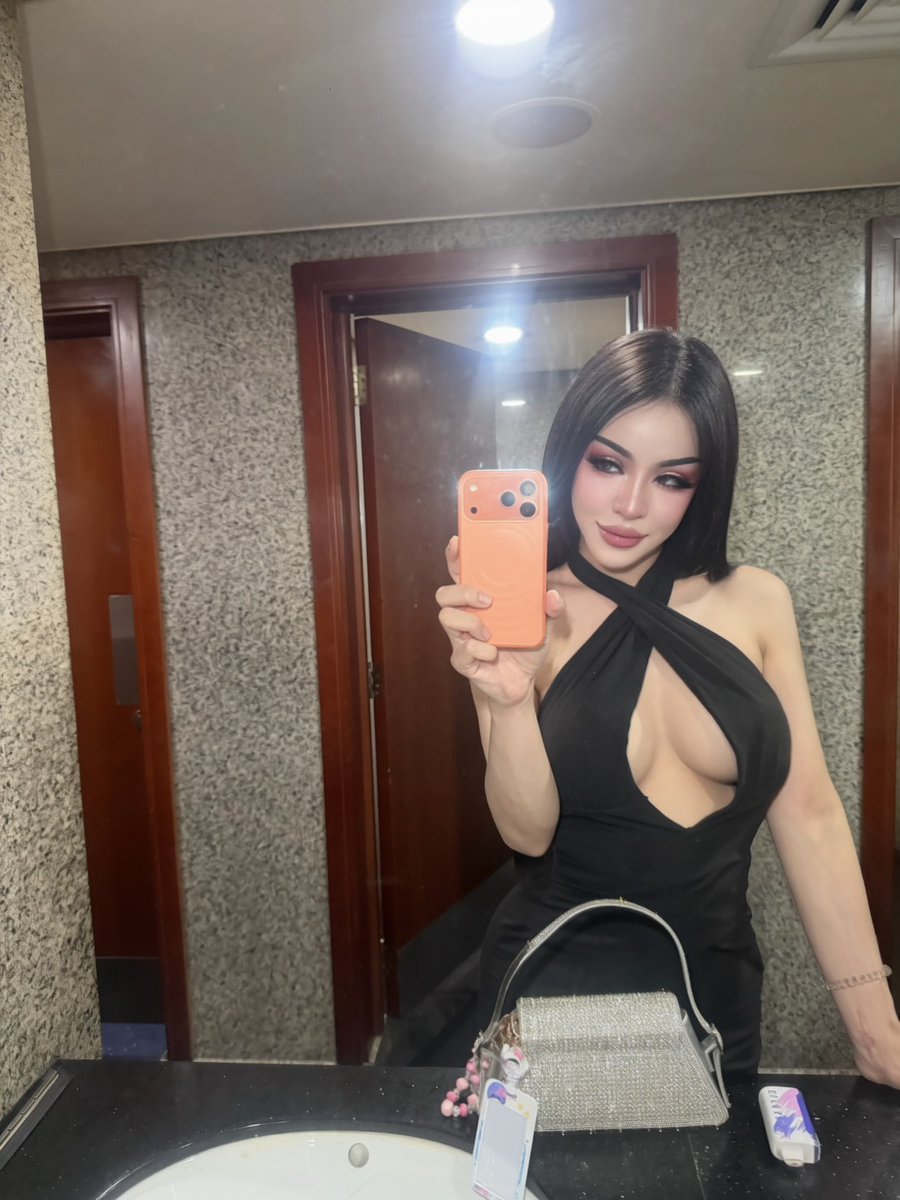 aerixnec's tweet photo. #dubai 
#ladyboydubai 
+66 872064848 https://t.co/MomVVLG017