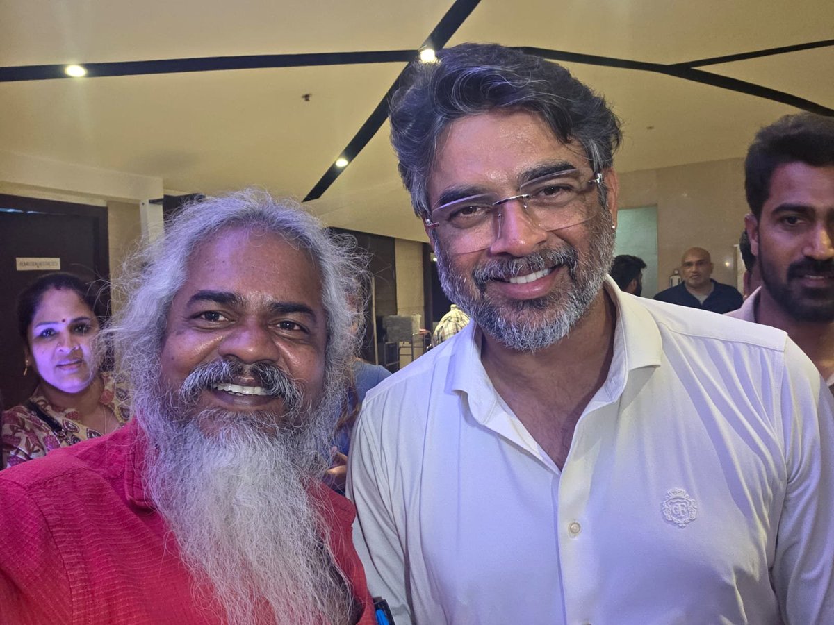 kayaldevaraj's tweet photo. #GDN #GDNFDFS #GDNReview My Rating 4/5
இந்தியாவில் நாம் கொண்டாட மறந்த ஒரு மாபெரும் மேதை, 'இந்தியாவின் எடிசன்' என்று போற்றப்பட்ட ஆராய்ச்சியாளர் ஜி.டி.நாயுடுவாகவே வாழ்ந்து அசத்தியுள்ள மாதவன் சார், உங்களுக்கு பல விருதுகள் காத்திருக்கிறது. வாழ்த்துகள் @ActorMadhavan .
ஜி.டி.நாயுடு பயோபிக் - இது படம் அல்ல; இன்றைய இளம் தலைமுறையினர் அறிந்து கொள்ள வேண்டிய பாடம்.
துஷாரா விஜயன், தனது வயதுக்கு மீறிய கேரக்டரில் மிகச்சிறப்பாக நடித்துள்ளார். அவருக்கும் விருது கிடைக்கும். வாழ்த்துகள் @officialdushara .
