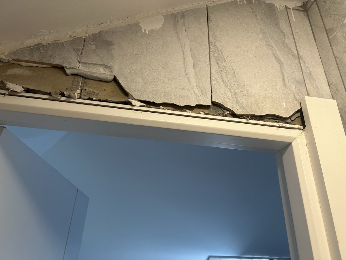 timroe74's tweet photo. @lastminute_com 
How do we contact you. Booked a holiday, to an allegedly refurbished hotel. Then, reviews make serious allegations of the hotel. Emailed for help 30/07,flew 02/08, still no reply. The hotel breaches H&amp;S. Cannot reach you . Please help us. @BBCWatchdog @TheSun https://t.co/5wCXBw4PFF