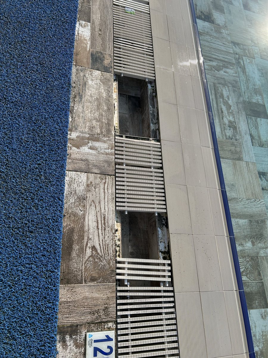 timroe74's tweet photo. @lastminute_com 
How do we contact you. Booked a holiday, to an allegedly refurbished hotel. Then, reviews make serious allegations of the hotel. Emailed for help 30/07,flew 02/08, still no reply. The hotel breaches H&amp;S. Cannot reach you . Please help us. @BBCWatchdog @TheSun https://t.co/5wCXBw4PFF