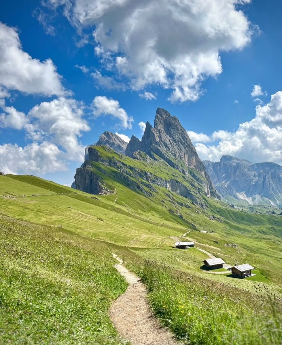 NaturalEye78321's tweet photo. Living the life in the Dolomites https://t.co/R6ICaIWpZt