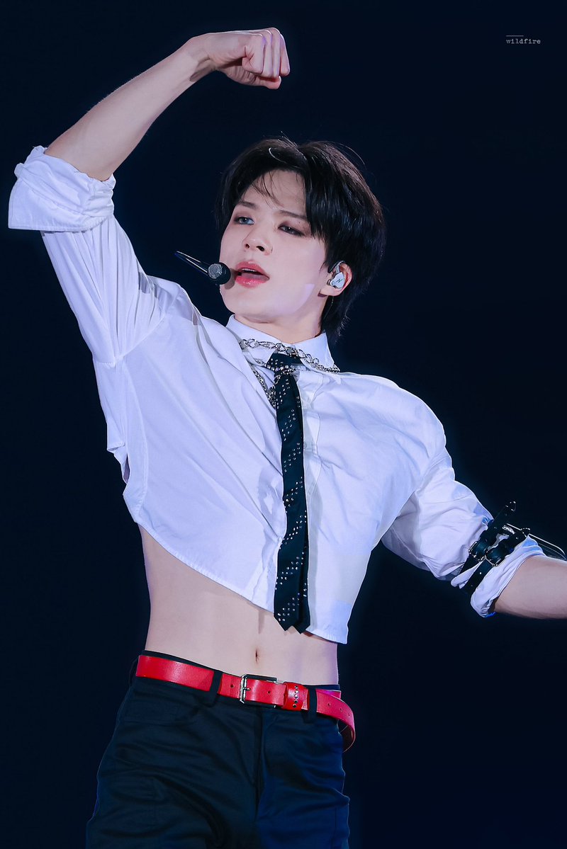 kyoongjn's tweet photo. HOLY WAIST 😵‍💫 https://t.co/GgTuB6rjhR