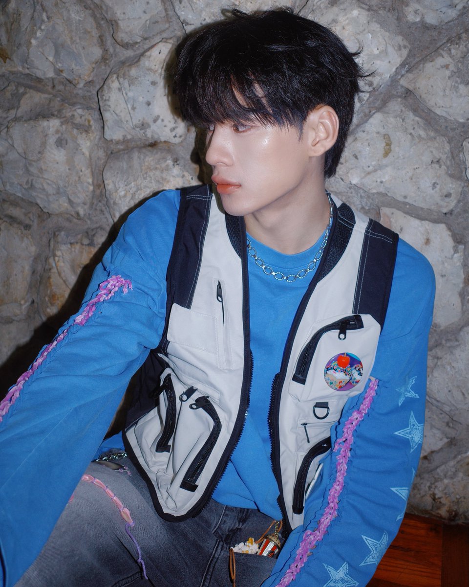 kimwaiistory's tweet photo. หล่ออ่าา มีใครเคยบอกไหมว่านอร์ทเหมาะกับสีน้ำเงินมาก 🥺 https://t.co/PikJe4s0LX