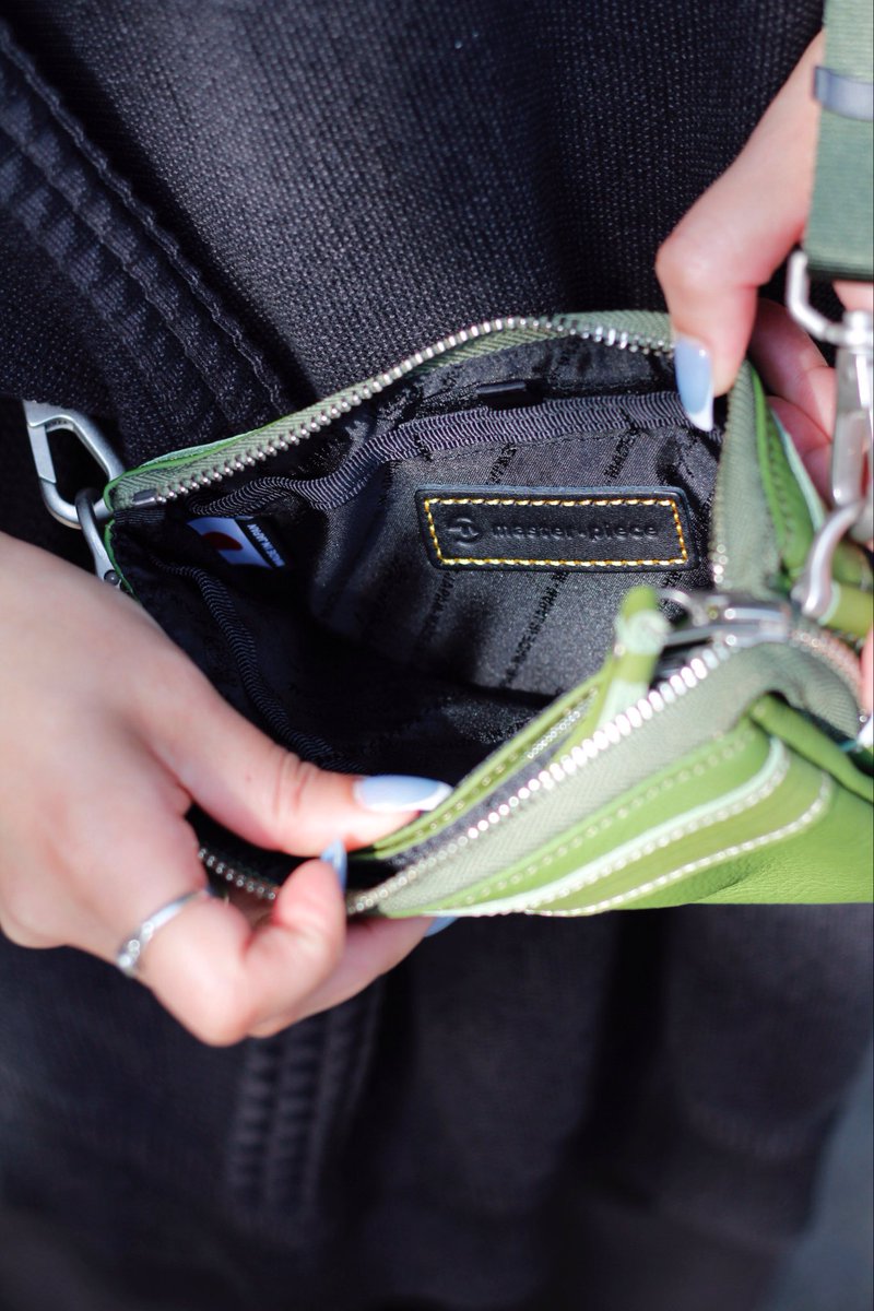 mspc_osakaflag's tweet photo. -STAFF STYLING-

【 Pollet 】

No,03160-CL
Wallet Pouch

Color: Matcha 

#masterpiece  #osaka  #japan     #鞄 #madeinjapan https://t.co/Yb1AAwQ0YT