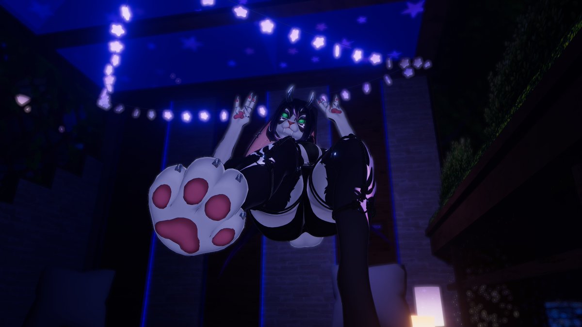 DEADLY_PLAGUEE's tweet photo. Can I interest you in a pawjob ? https://t.co/5SZEoDvZKG