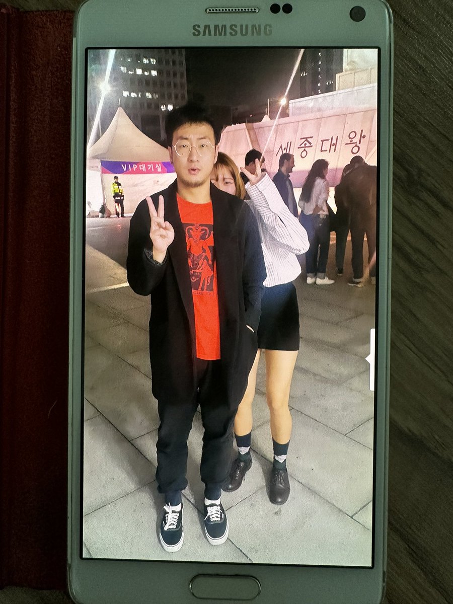 FRDC_CHAEYU's tweet photo. 그시절 핸드폰 열었다가
16년도 술탄 자만추함 ;;
나잠수는 왜 없지..(?)
존나 다 젊고 핫산도 연차 안내게 생기고
나도 어리네....................... https://t.co/PTP4AuXvIg