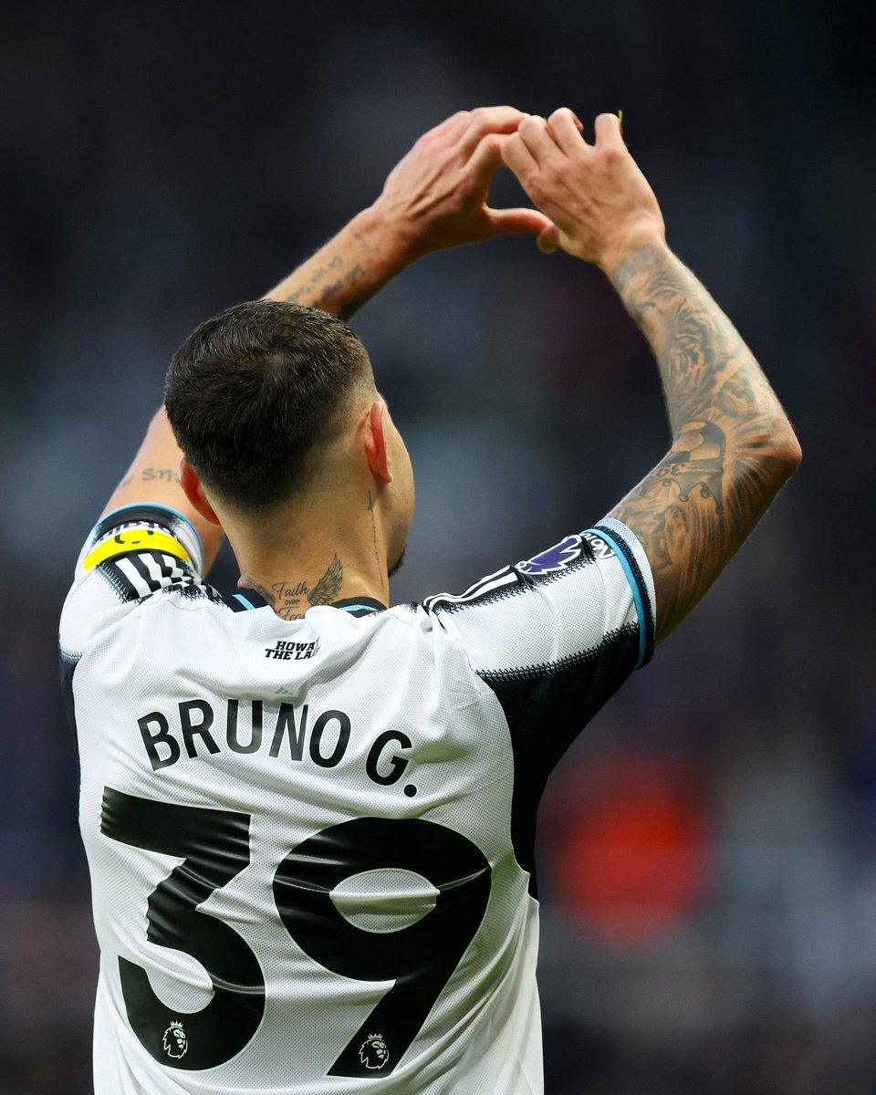 PatrickTimmons1's tweet photo. Welcome to the Champions of England, @brunoog97. ❤️ https://t.co/E2B9TZhepl