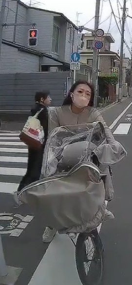 view_of_neww's tweet photo. 自転車に乗りながらイヤホンはよくない https://t.co/fyUjoG3EMg