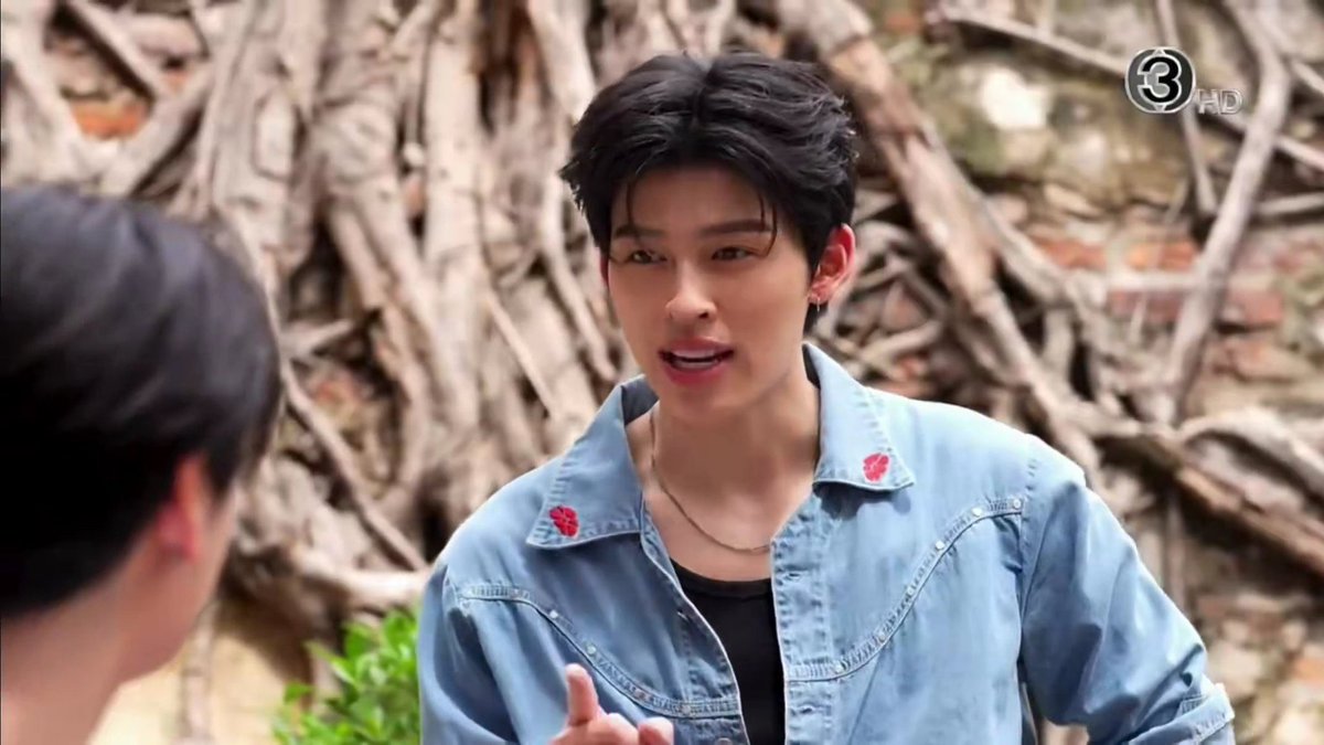 heartnaravit's tweet photo. that one campus playboy who's everyone's crush vibes 😭🫠 https://t.co/YCbLWj16r3