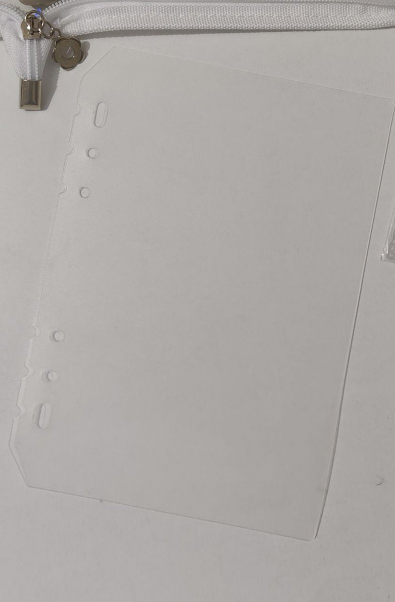 sethhlixie's tweet photo. Binder satış 
🐸Yeni aldım ama başka da aldığım için satıyorum 
 🐸çok az kullandım hasarı yok
 🐸Şu ismini bilmediğim şey ile 
 🐸sayfasız
🐸 370 tl
@Bujosatistr @randomgotr @bujosatis @bujo_satis https://t.co/5Uny8PvnPL